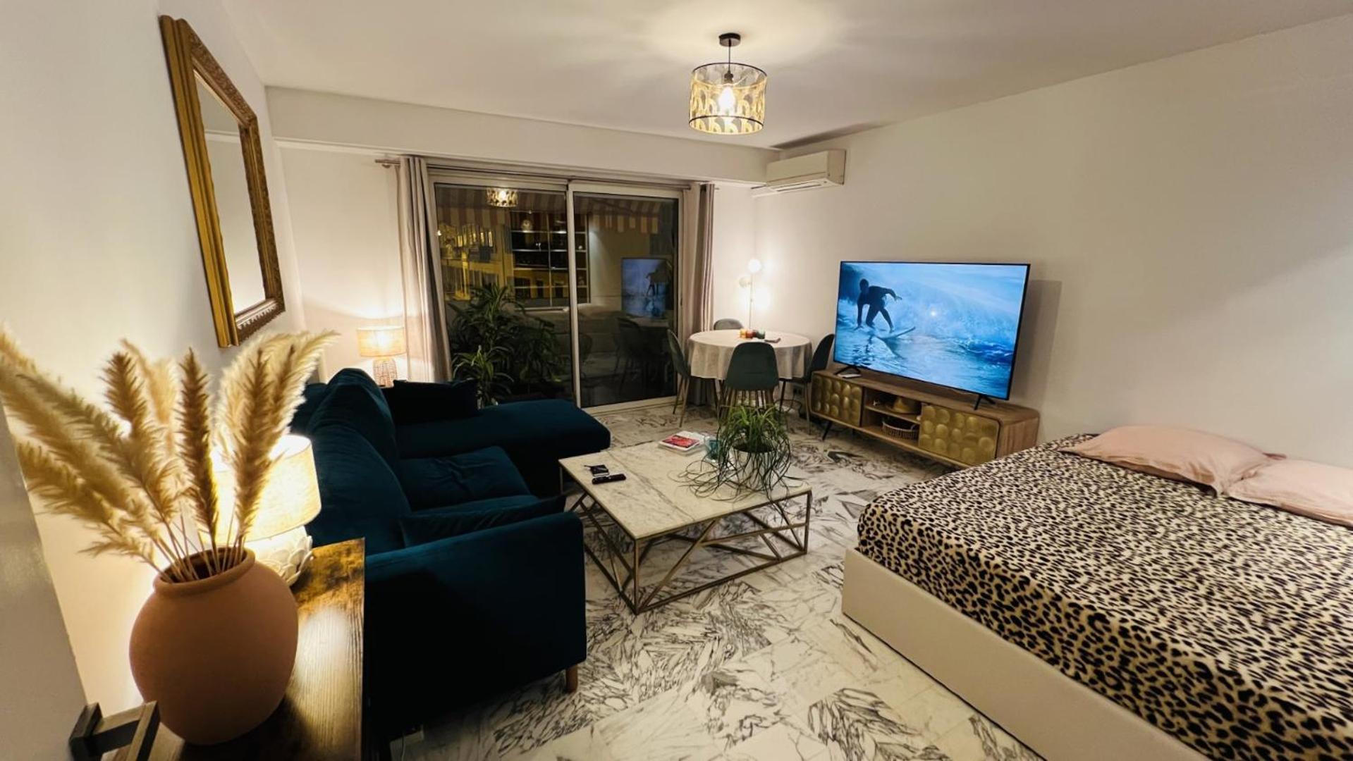 John Homestay Room In Nice Ngoại thất bức ảnh